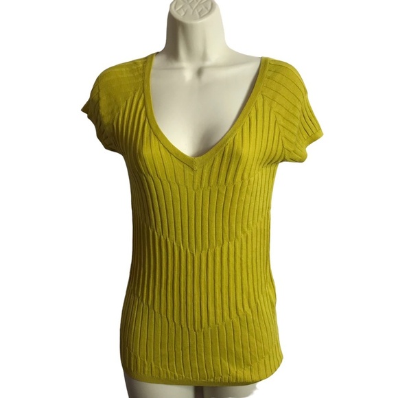 Benetton Small Silk Cotton Chartreuse V-neck Short Sleeve Lightweight Top Spring - Picture 1 of 10